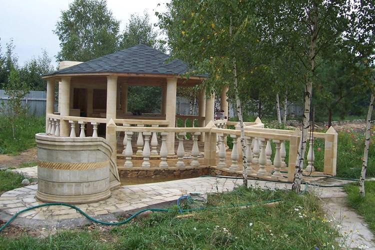Кам'яні садові альтанки