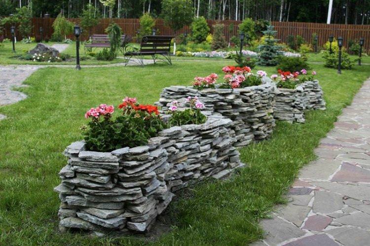 Газони та клумби - Ландшафтний дизайн дачної ділянки фото