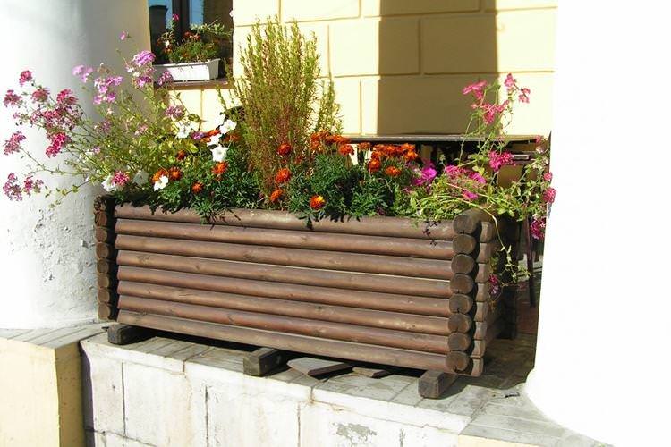 Вуличні вазони для квітів - фото Вуличні вазони для квітів - фото