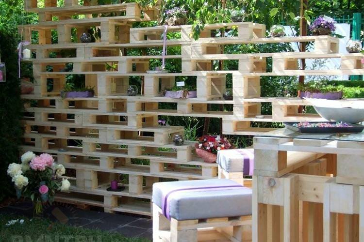 Садовамеблі для дачі - Меблі з піддонів своїми руками фото та ідеї Садові меблі для дачі - Меблі з піддонів своїми руками фото та ідеї