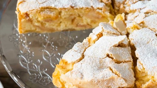 Класична шарлотка з яблуками в духовці – 8 простих рецептів з фото покроково