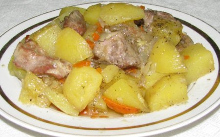 Тушкована картопля