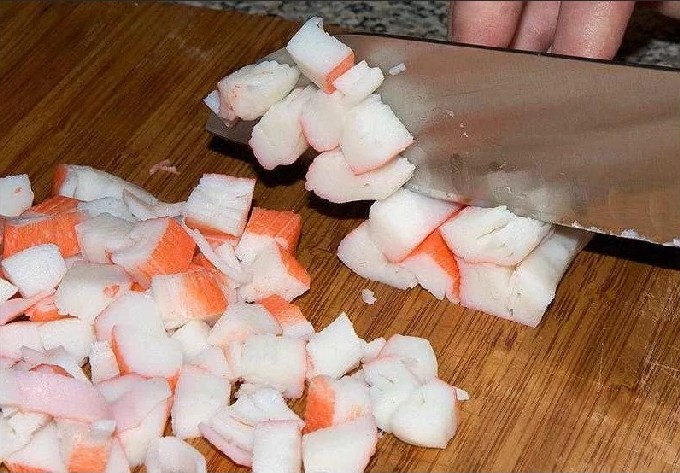 Салат з кальмарами – 10 найбільш смачних і простих рецептів з фото покроково