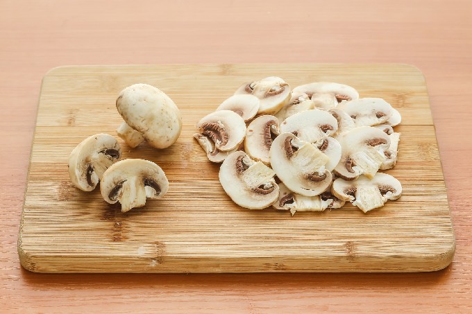 Салат з копченою куркою і ананасами &ndash; 10 смачних покрокових рецептів з фото